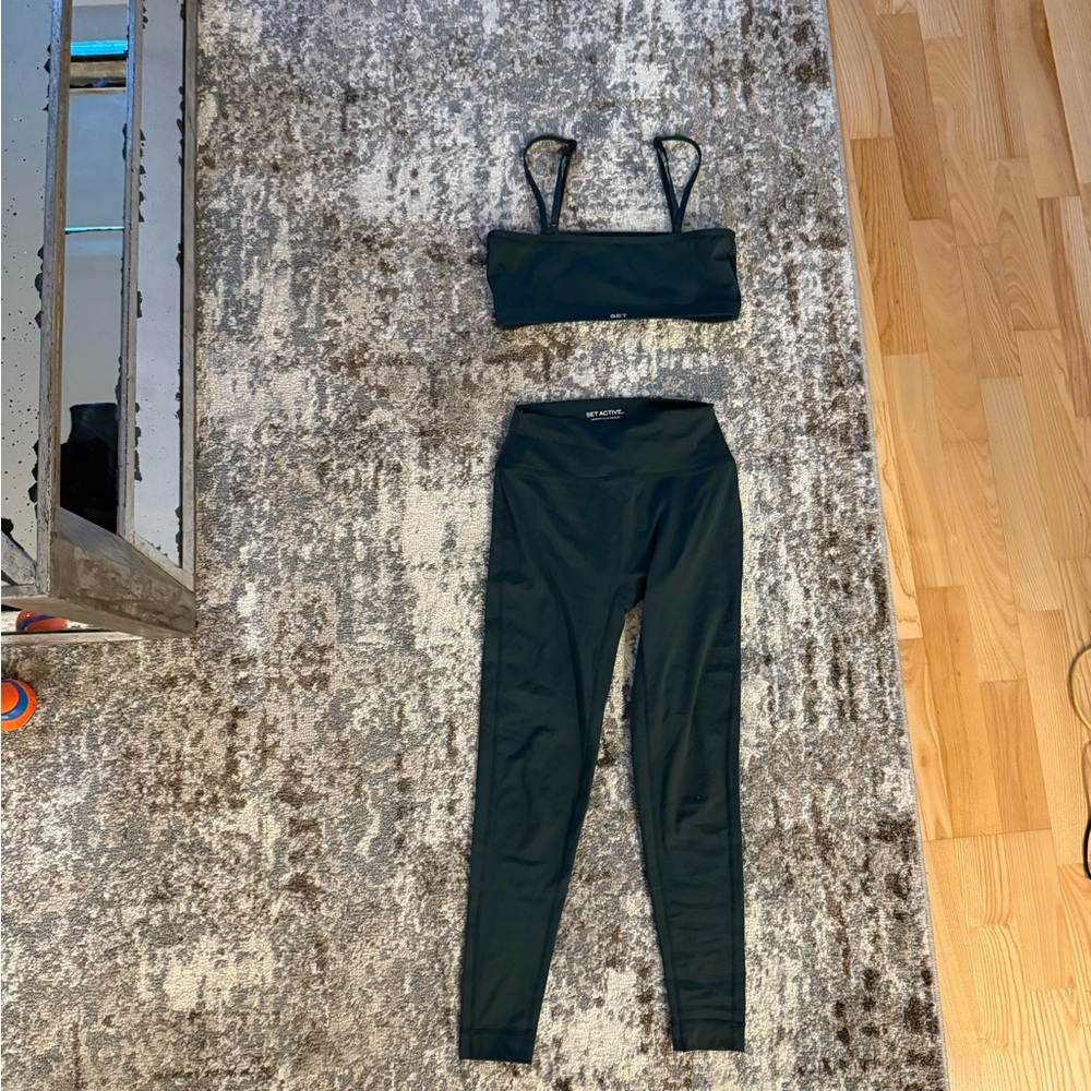 SET Active Black Sporty Leggings and sports bra set - Picture 2 of 4